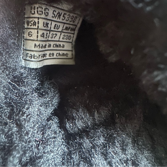 Ugg Australia Black slip-on Slides Women's Size 6 - Picture 4 of 7